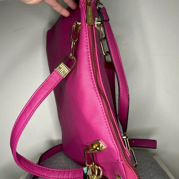 Sold Michl Kors Brooke Medium ShoulderTote - Picture 6 of 16